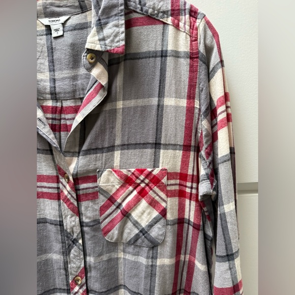 Cute Sonoma light weight button down shirt with front pocket in size small. - Picture 3 of 6